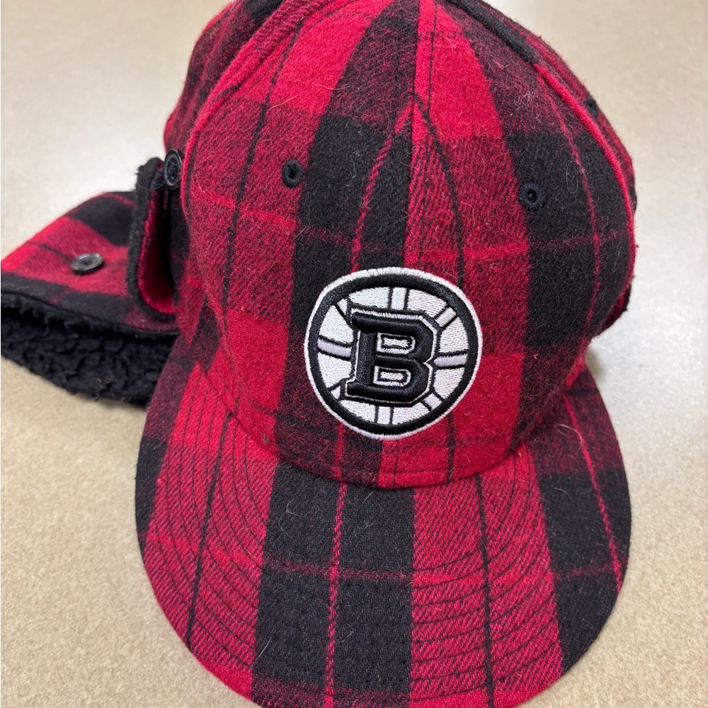 Men’s Red and Black Plaid NHL Boston Bruins Winter Cap